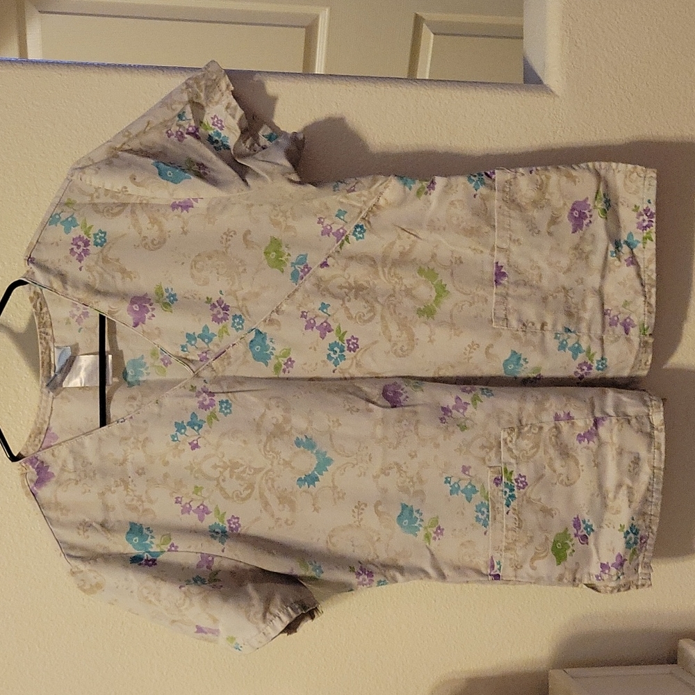 🌼Women's Scrub Top🌼